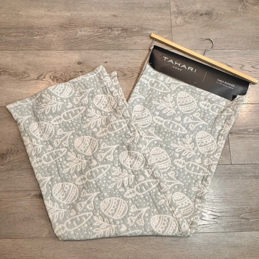 NWT Tahari Home Easter Egg Carrot Table Runner 14 x 90 Quilted Cotton Gauze Sage